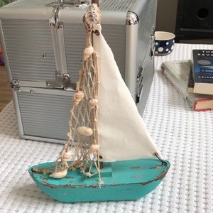 Little sail boat turquoise